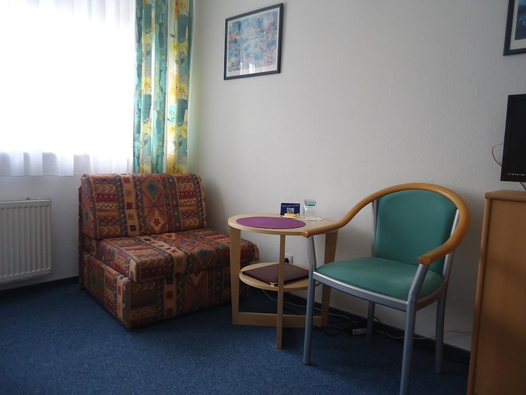 Hotel Central Oberursel Esterno foto