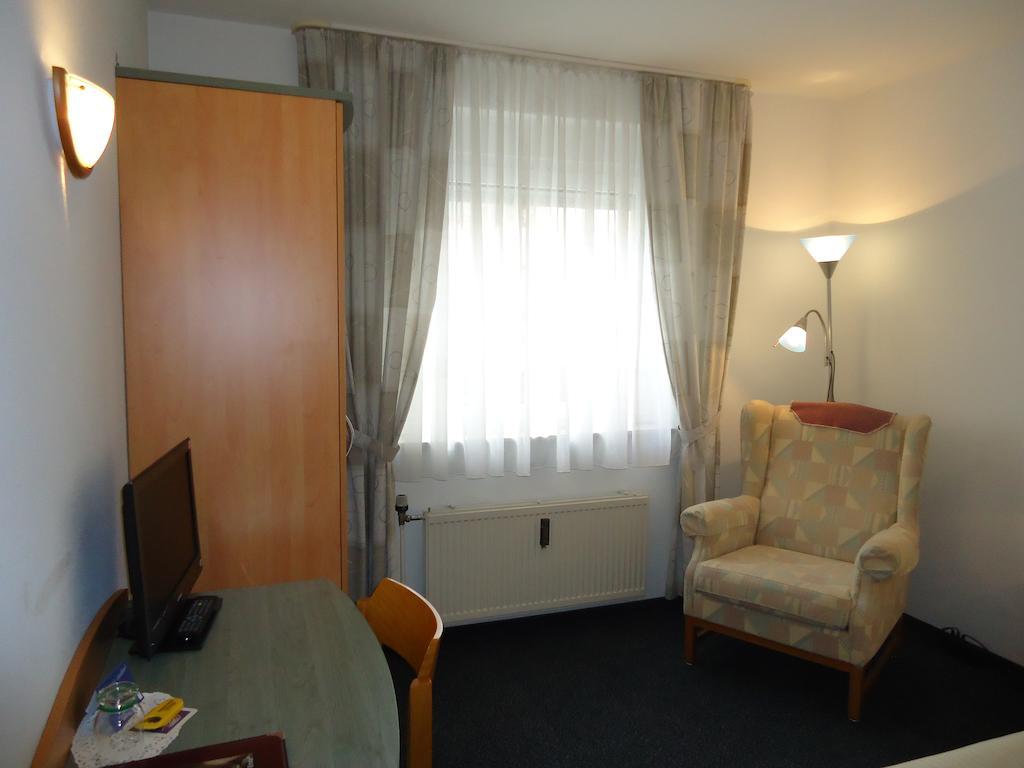 Hotel Central Oberursel Esterno foto